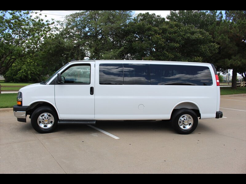 chevrolet express passenger 2024 1GAZGPFP7R1272173 image chevrolet express passenger 2024 1GAZGPFP7R1272173 image